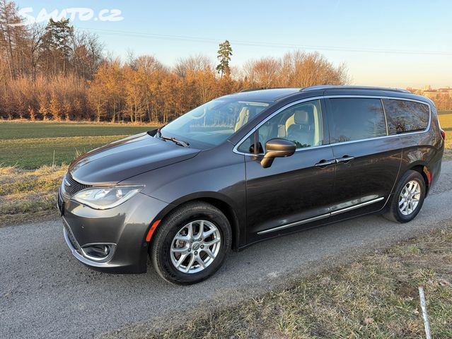 Chrysler Pacifica